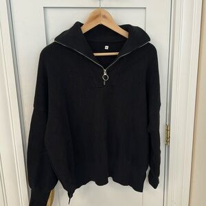 Black zip up sweater - M
